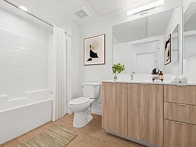 Modern Apartment in Prime Los Angeles Location