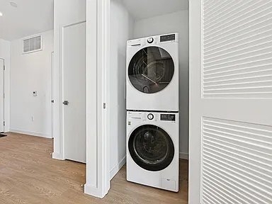 Modern Apartment in Prime Los Angeles Location