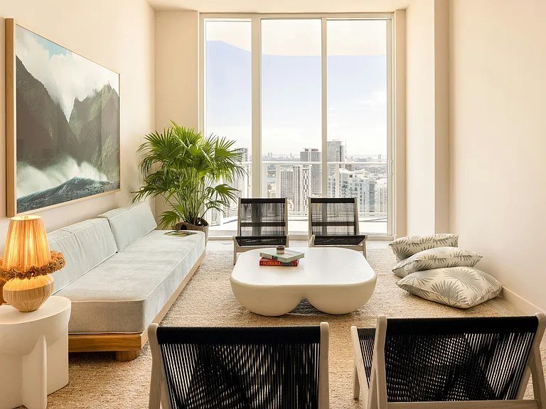 Modern Downtown Miami Apartment with Stunning City Views
