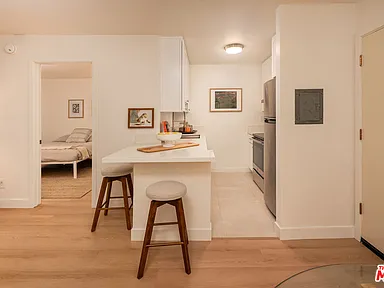 Convenient Los Angeles Rental with Short-Term Lease Options