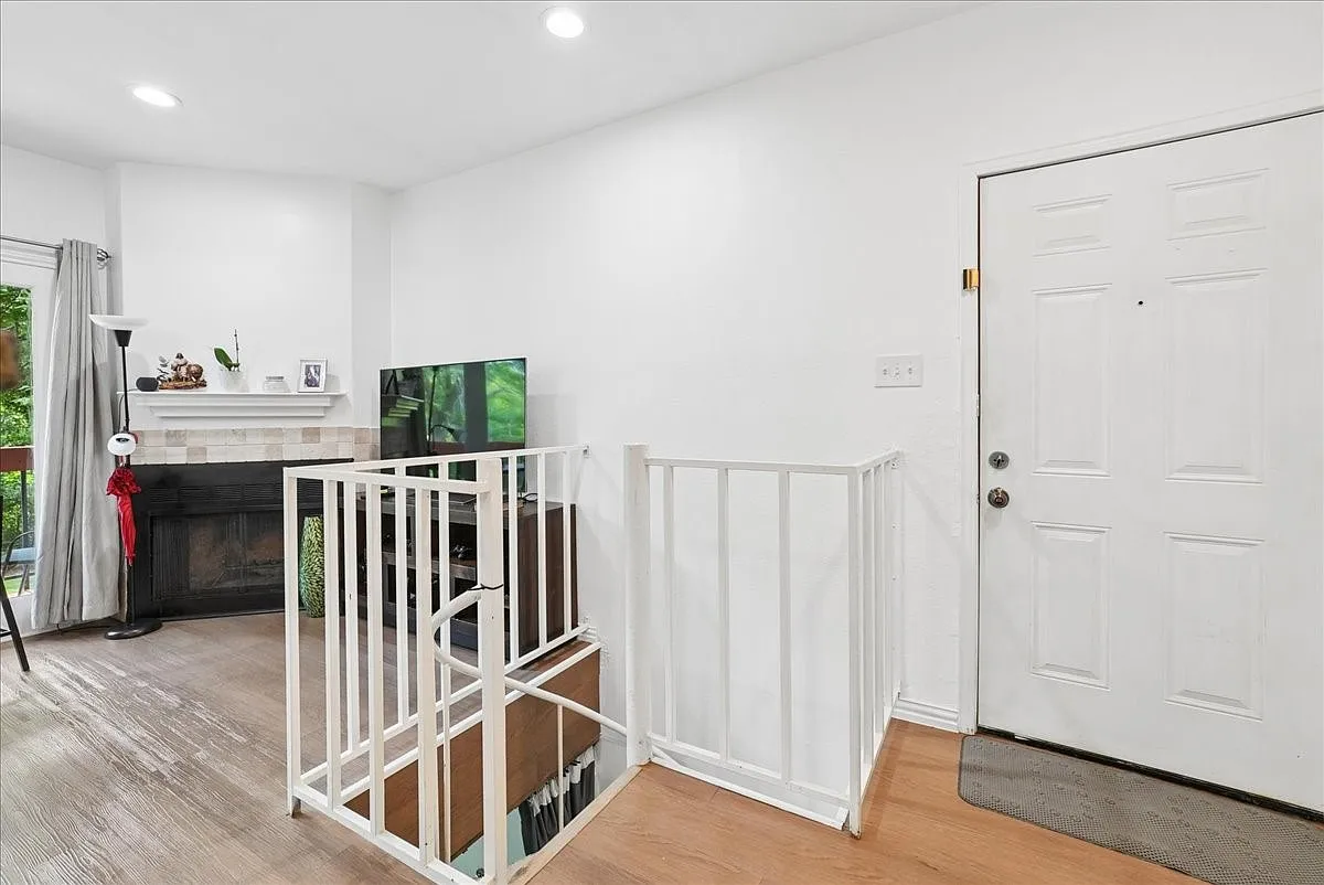 Bright & Comfortable Condo in Prime Dallas Location – Easy City Living