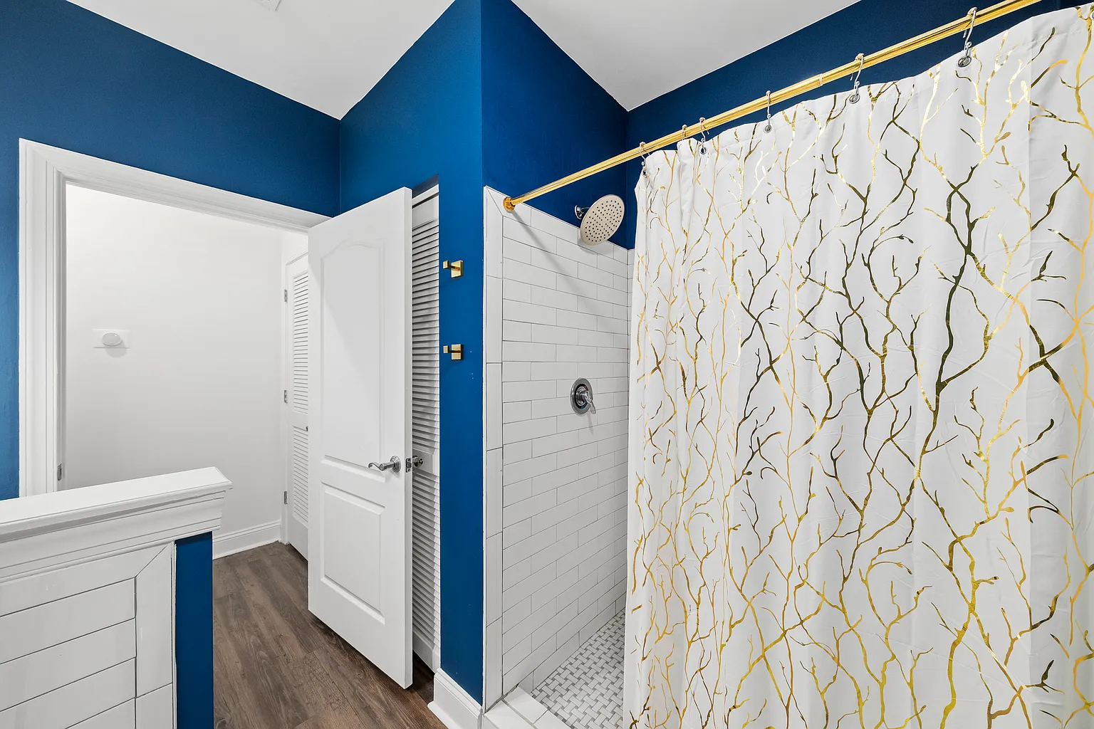 Welcome to this beautifully updated condo