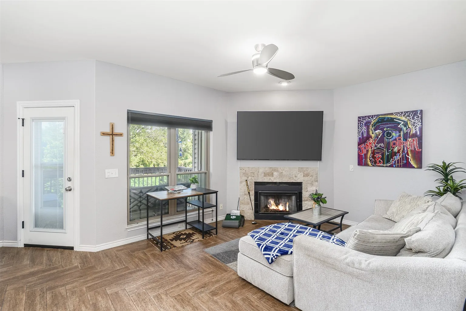 Cozy Dallas Condo in Great Location – Easy Living & Convenience