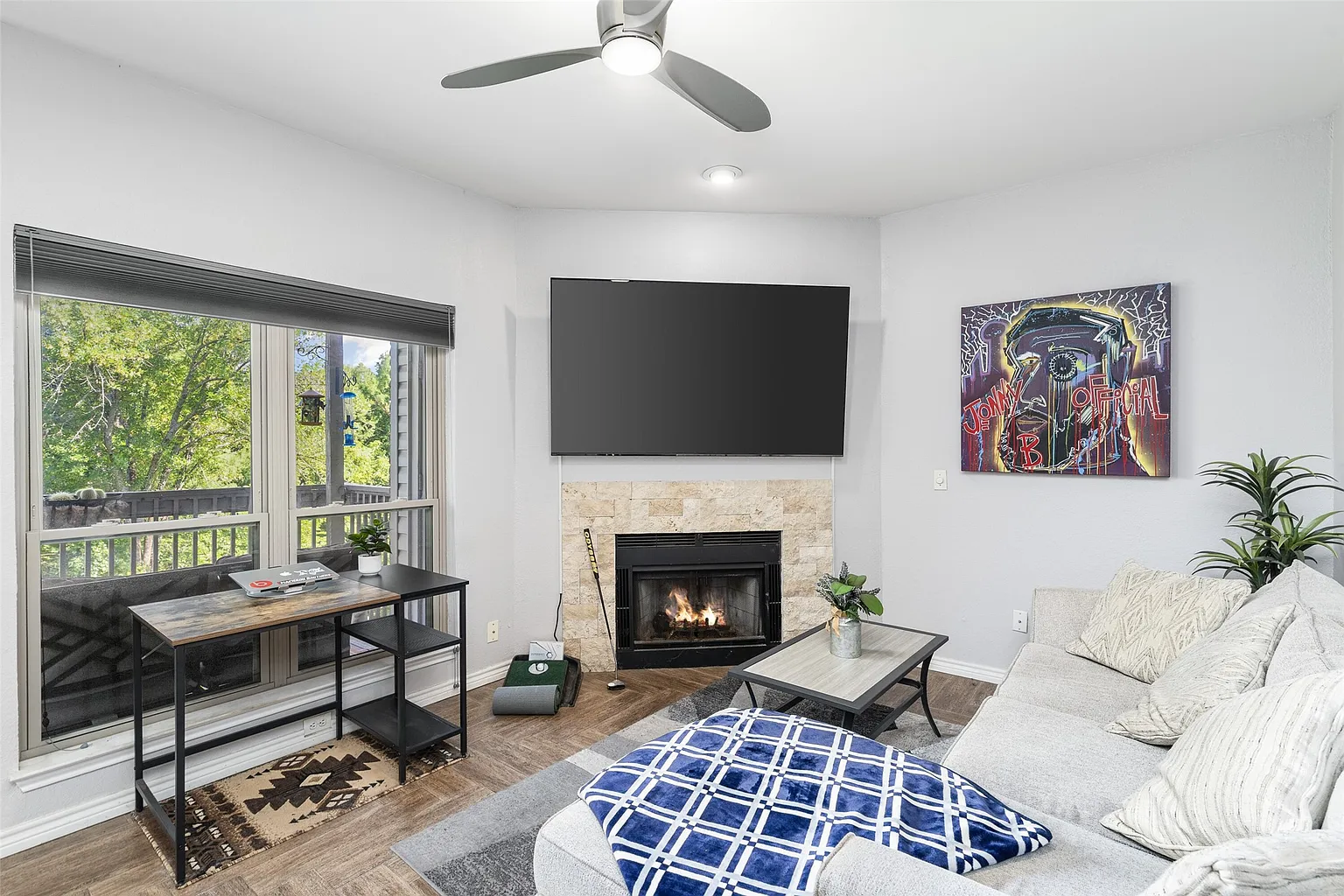Cozy Dallas Condo in Great Location – Easy Living & Convenience