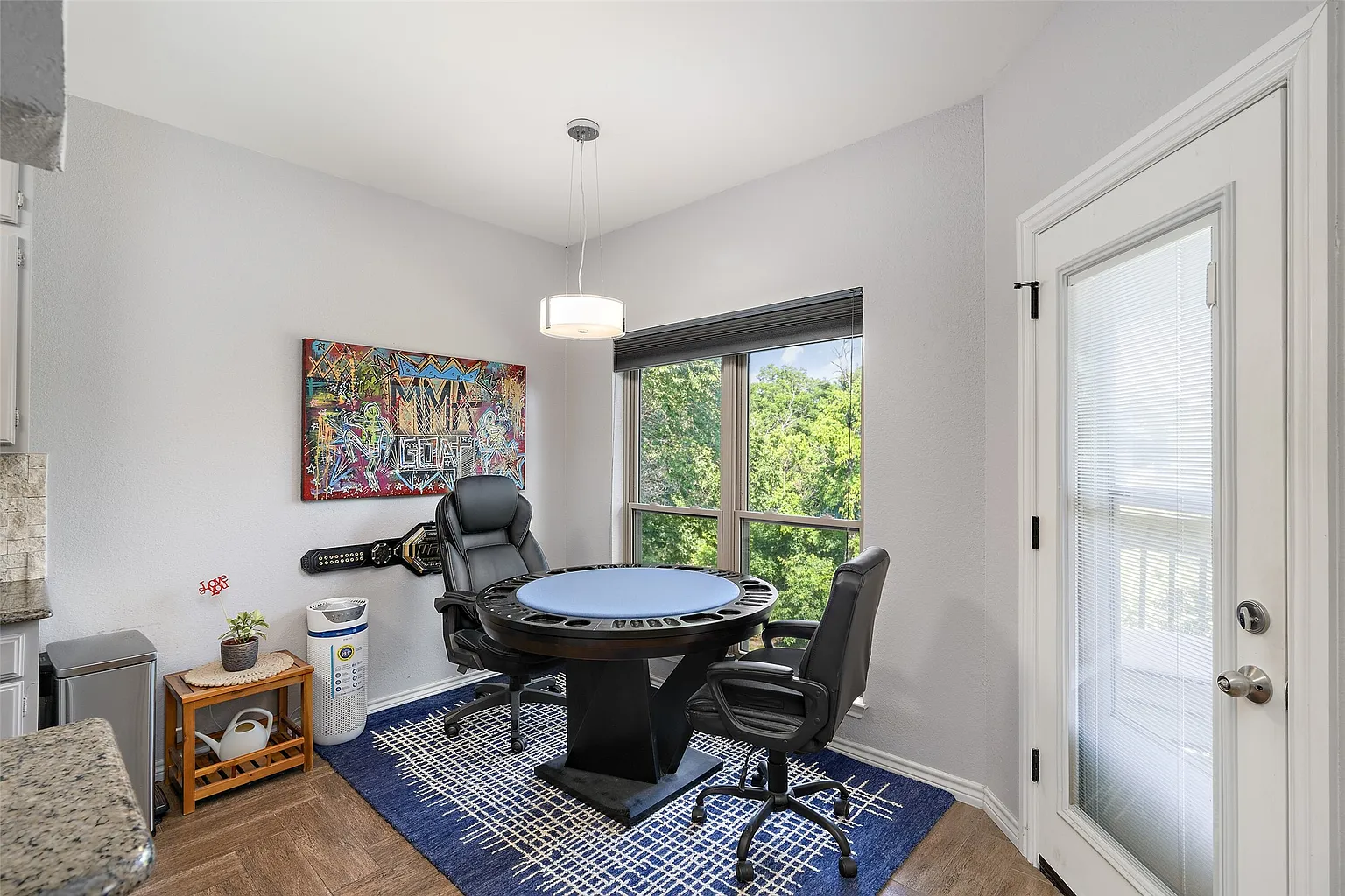 Cozy Dallas Condo in Great Location – Easy Living & Convenience
