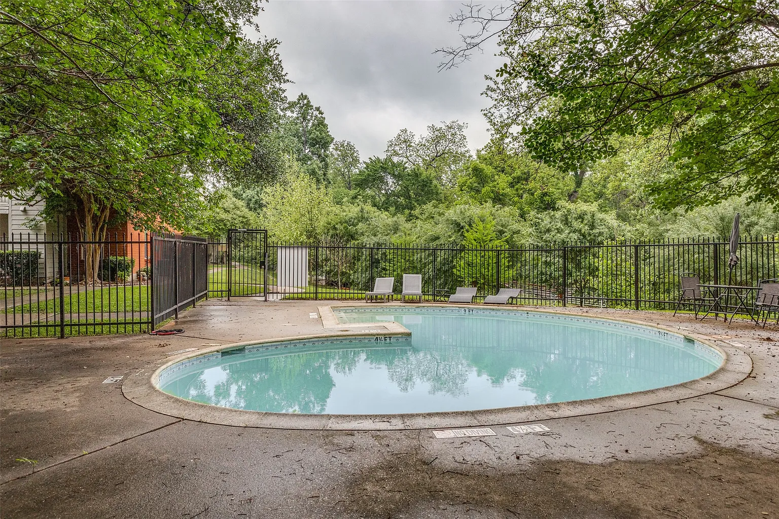 Cozy Condo in Prime Dallas Location – Great Value & Convenience