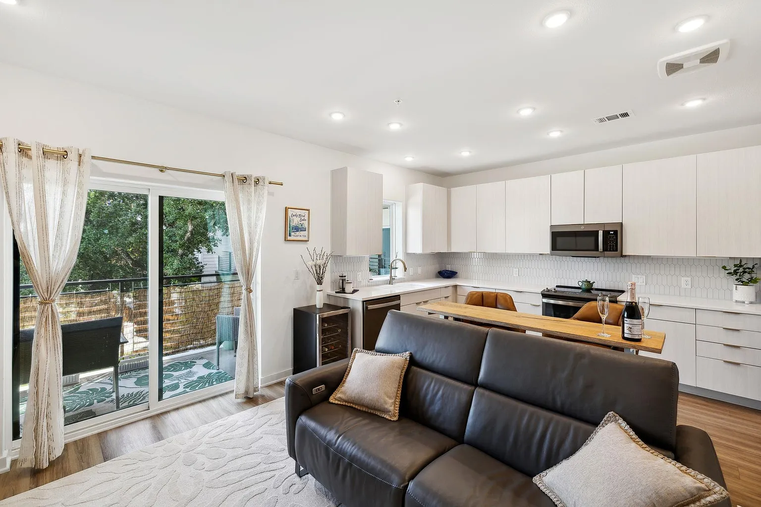 Cozy Condo in South Austin – Prime Location & Easy Living