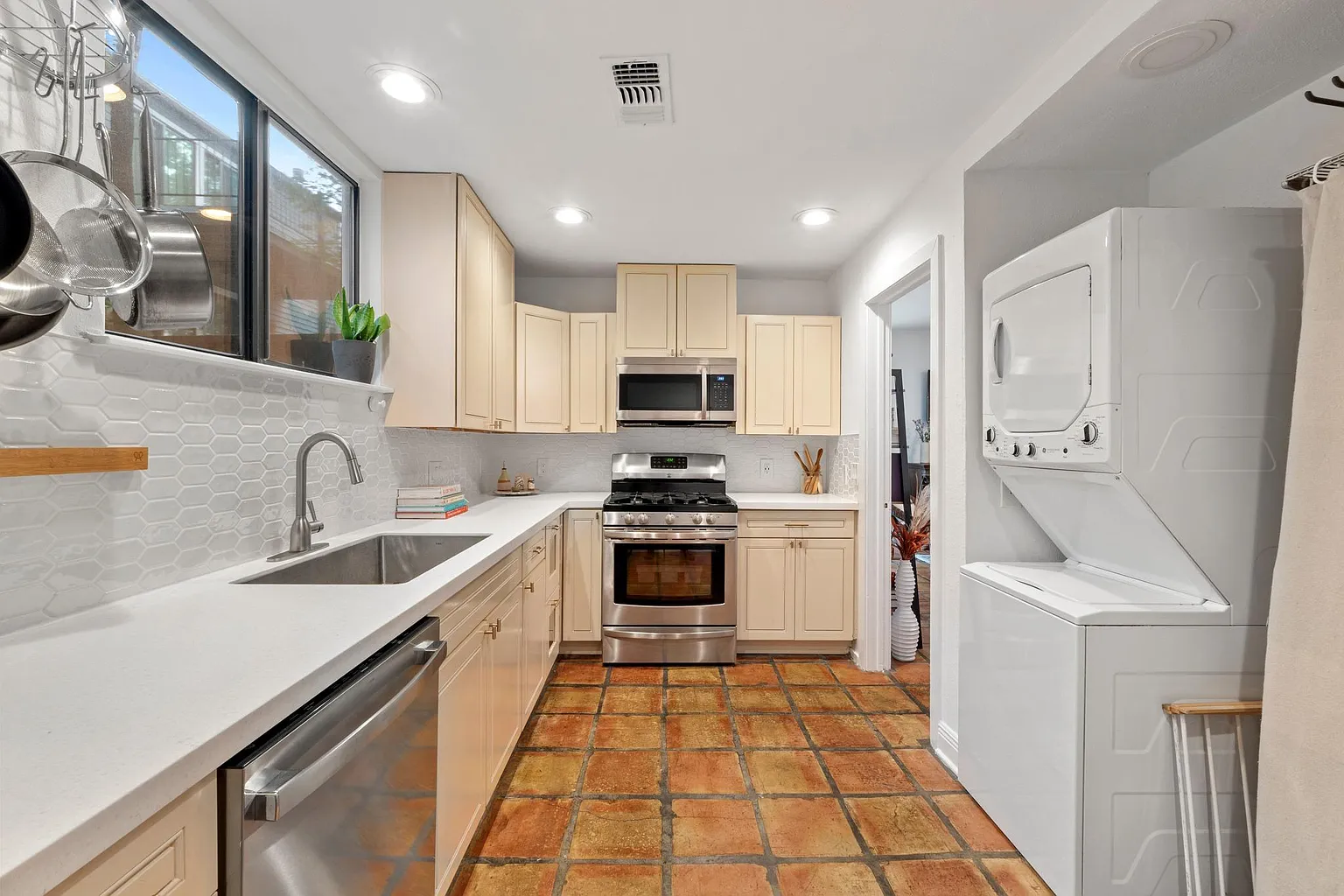 Cozy 1BR Condo in the Heart of Austin – Prime Location & Comfort