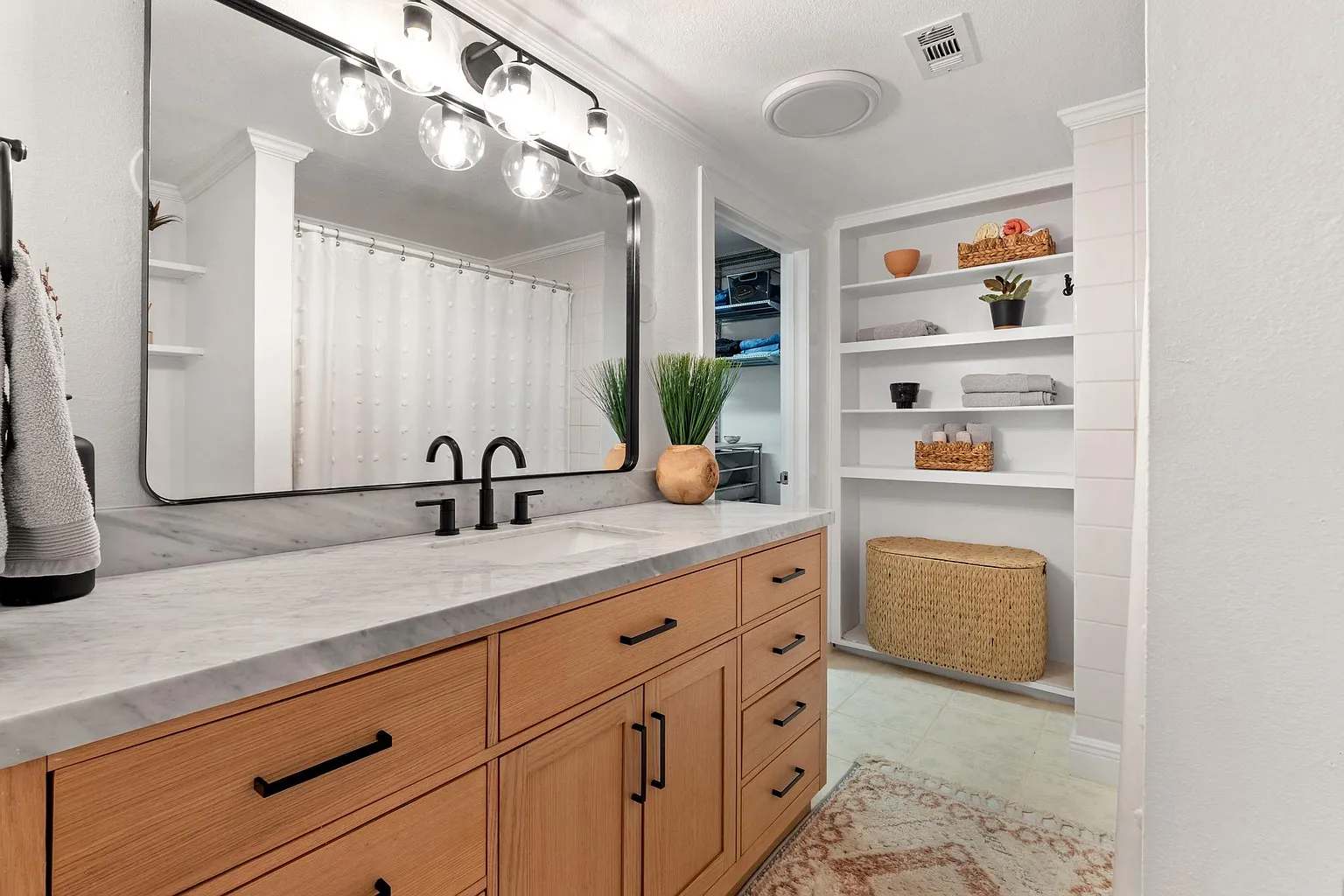 Cozy 1BR Condo in the Heart of Austin – Prime Location & Comfort