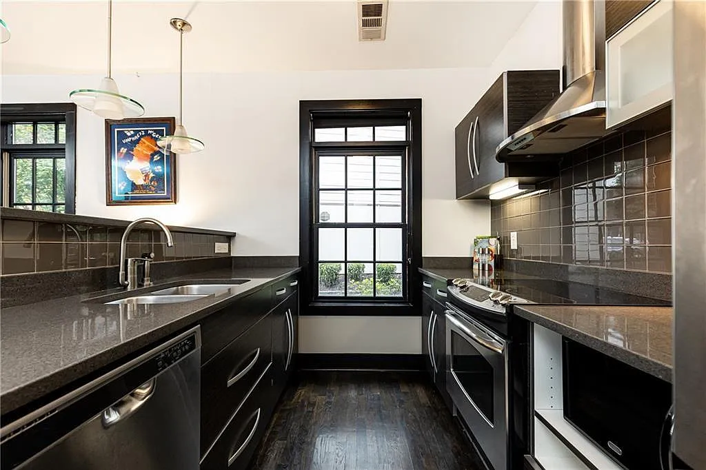 Move-In Ready 1 Bedroom Condo