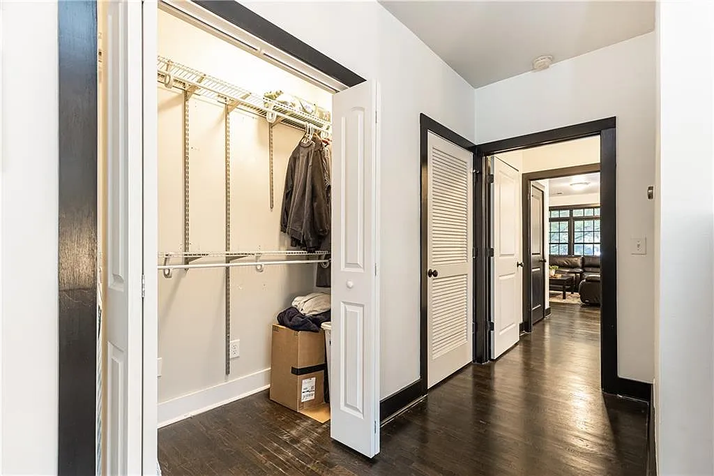 Move-In Ready 1 Bedroom Condo