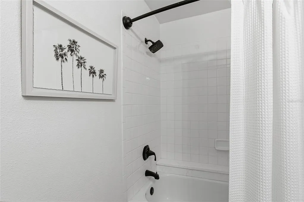 Modern Tampa Condo in Prime South Tampa Location