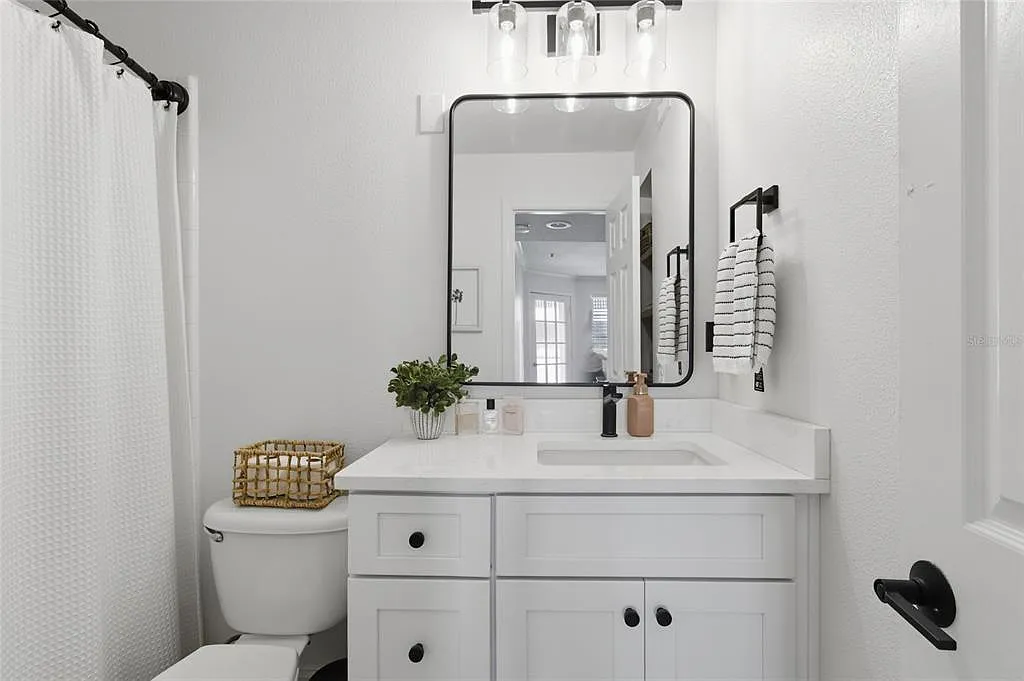 Modern Tampa Condo in Prime South Tampa Location
