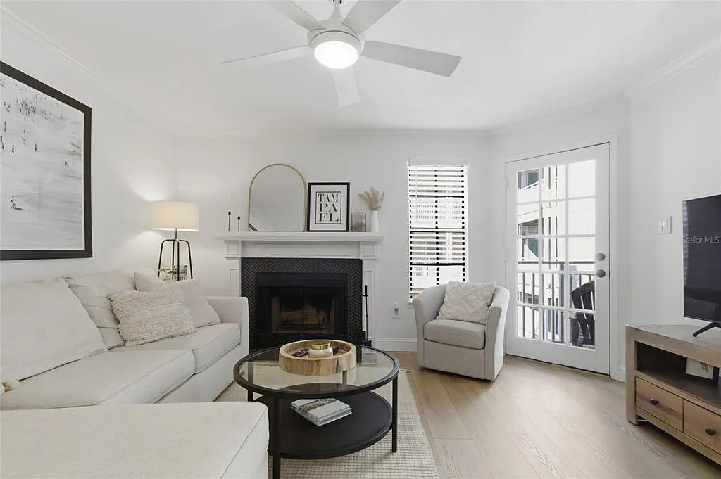 Modern Tampa Condo in Prime South Tampa Location