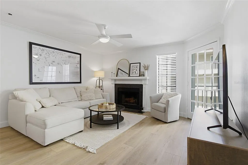 Modern Tampa Condo in Prime South Tampa Location