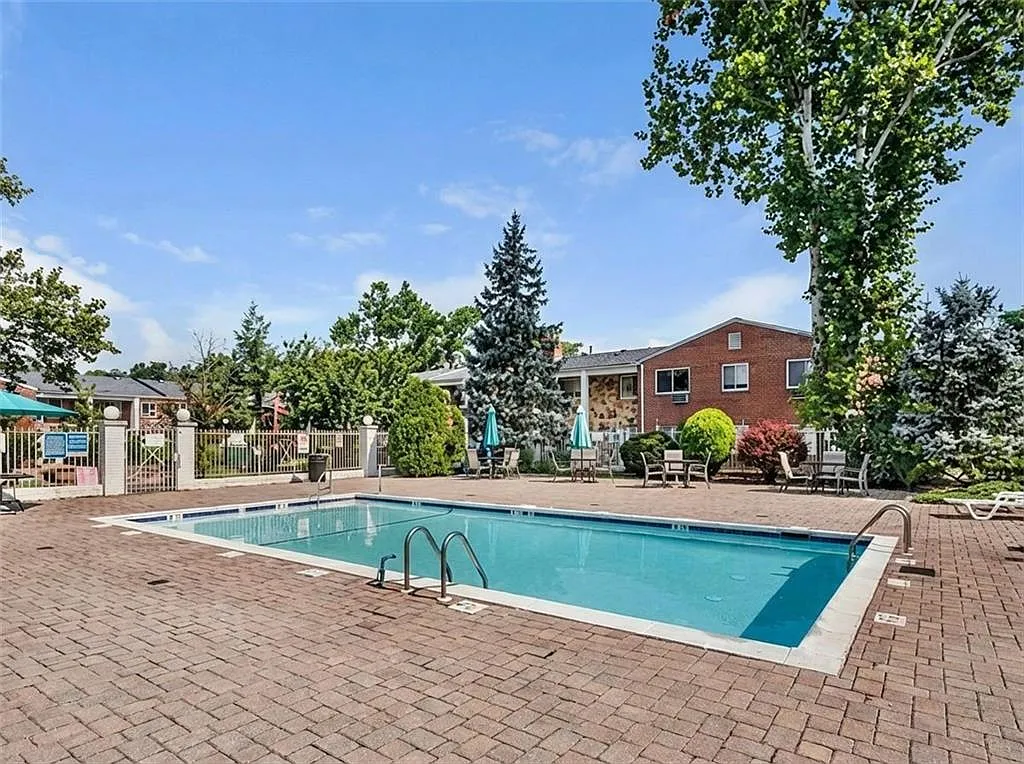 Cozy Staten Island Condo for Rent – Prime Location