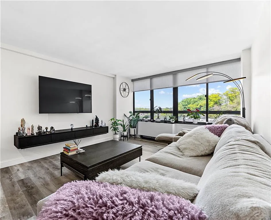 Cozy Modern Condo in Staten Island – Prime Location