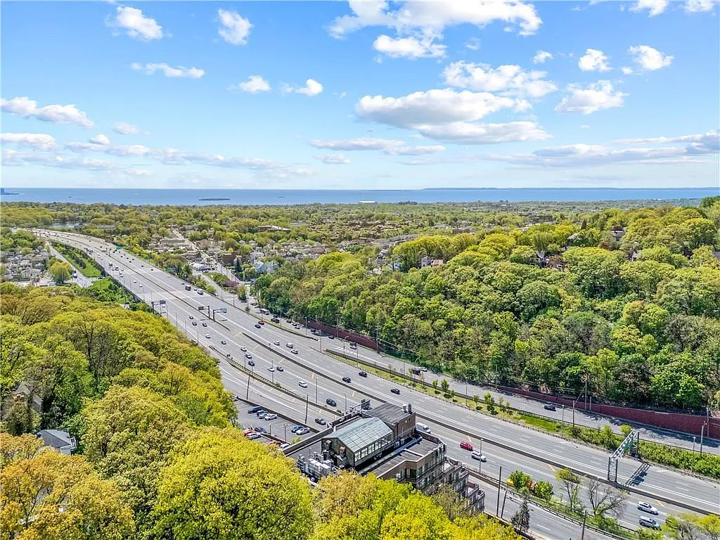 Cozy Modern Condo in Staten Island – Prime Location
