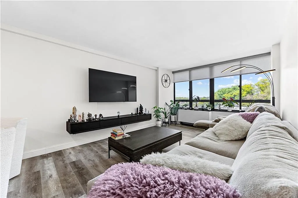 Cozy Modern Condo in Staten Island – Prime Location