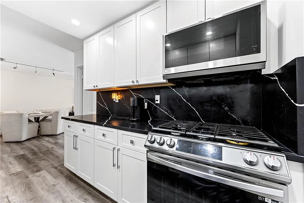 Cozy Modern Condo in Staten Island – Prime Location