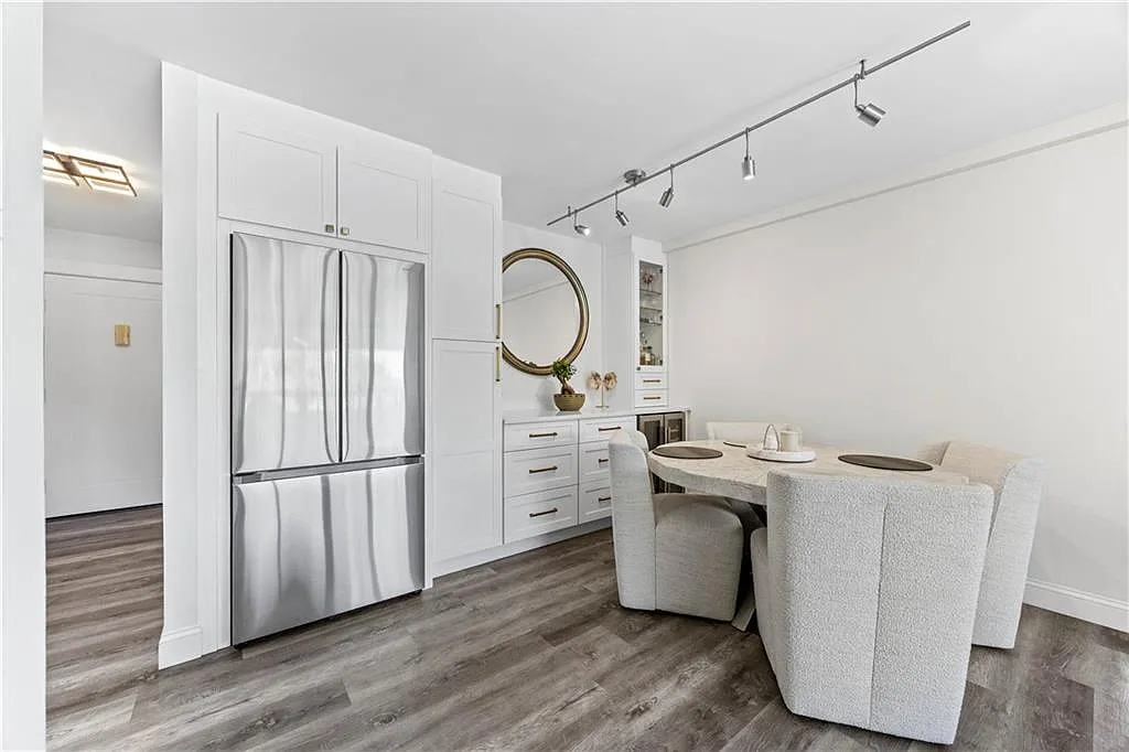 Cozy Modern Condo in Staten Island – Prime Location