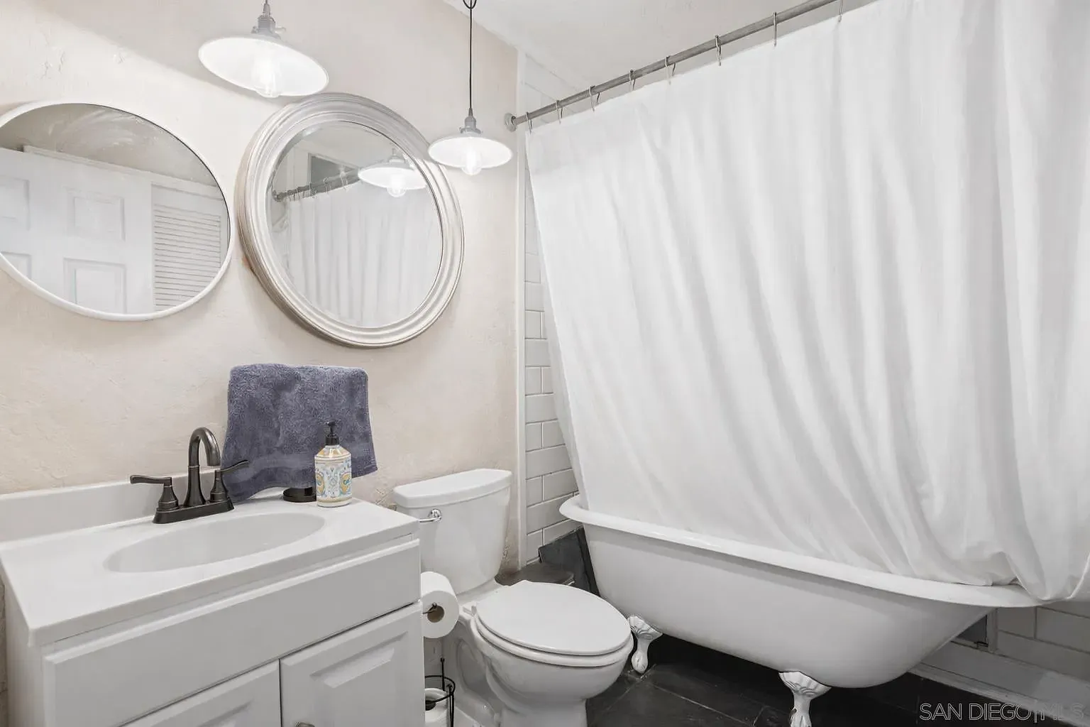 Cozy & Convenient Condo in Prime San Diego Location