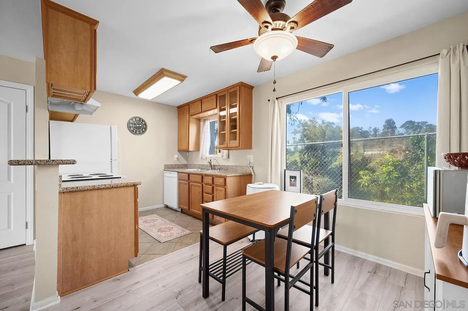 Modern Condo in Prime San Diego Location – Easy Living & Great Convenience