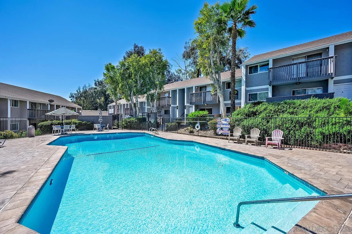 Modern Condo in Prime San Diego Location – Easy Living & Great Convenience