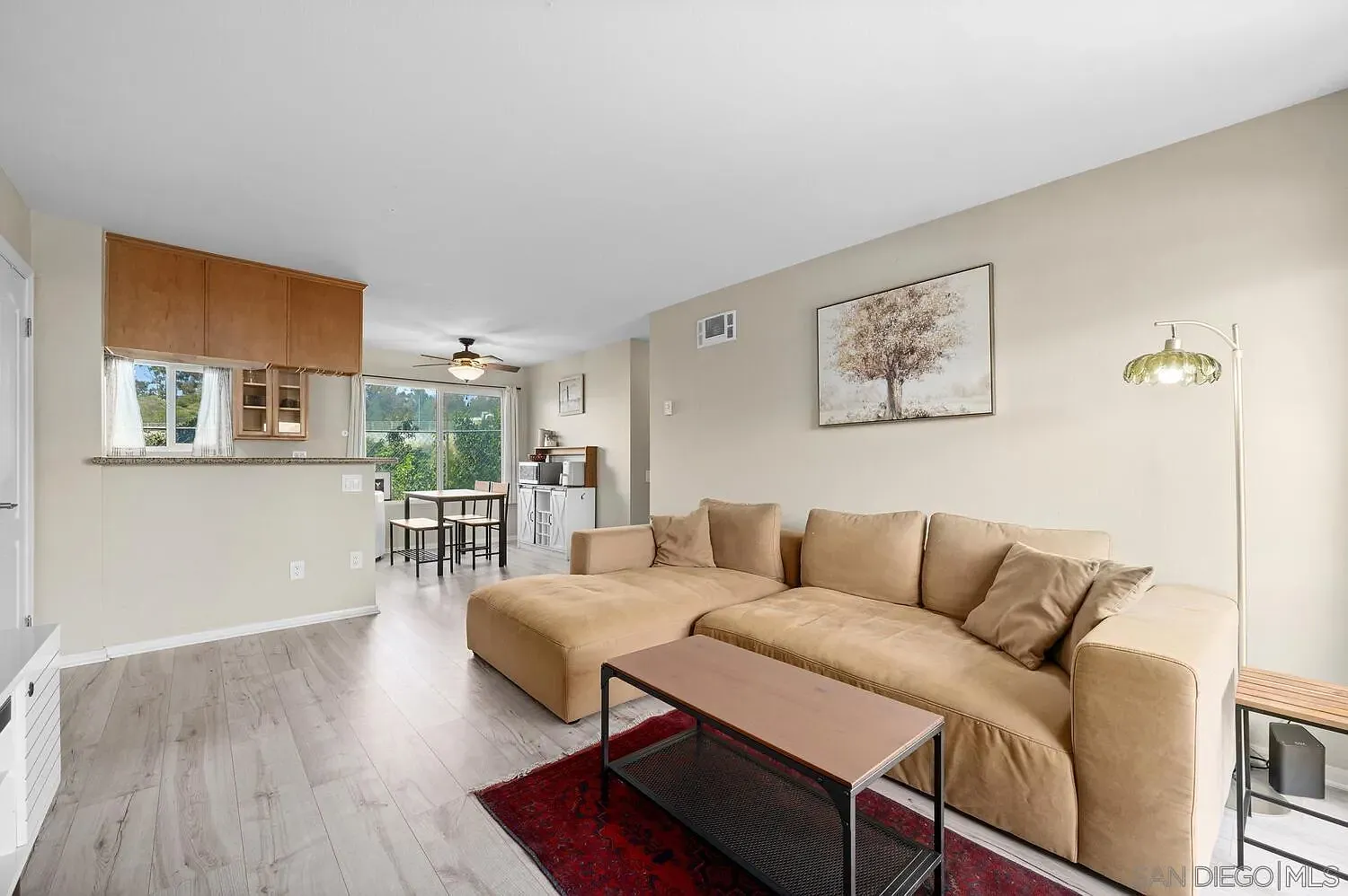 Modern Condo in Prime San Diego Location – Easy Living & Great Convenience