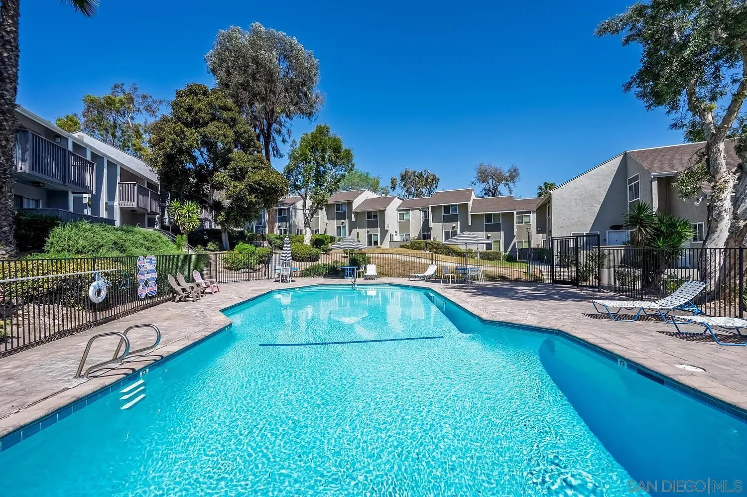 Modern Condo in Prime San Diego Location – Easy Living & Great Convenience