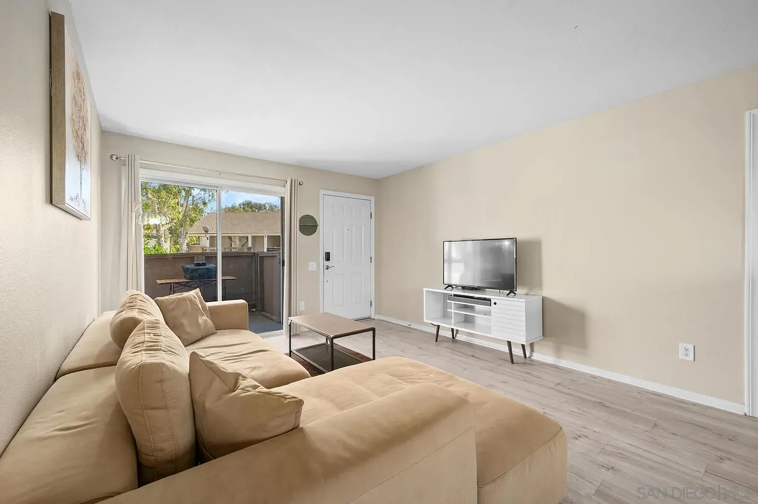 Modern Condo in Prime San Diego Location – Easy Living & Great Convenience