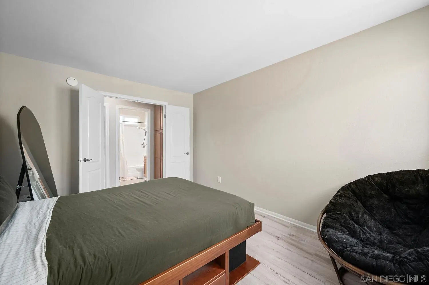 Modern Condo in Prime San Diego Location – Easy Living & Great Convenience
