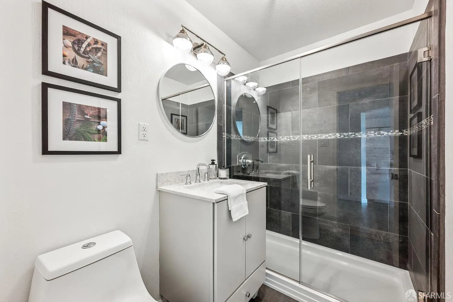 Cozy Coastal Condo for Rent – Great Location Near Ocean & Parks