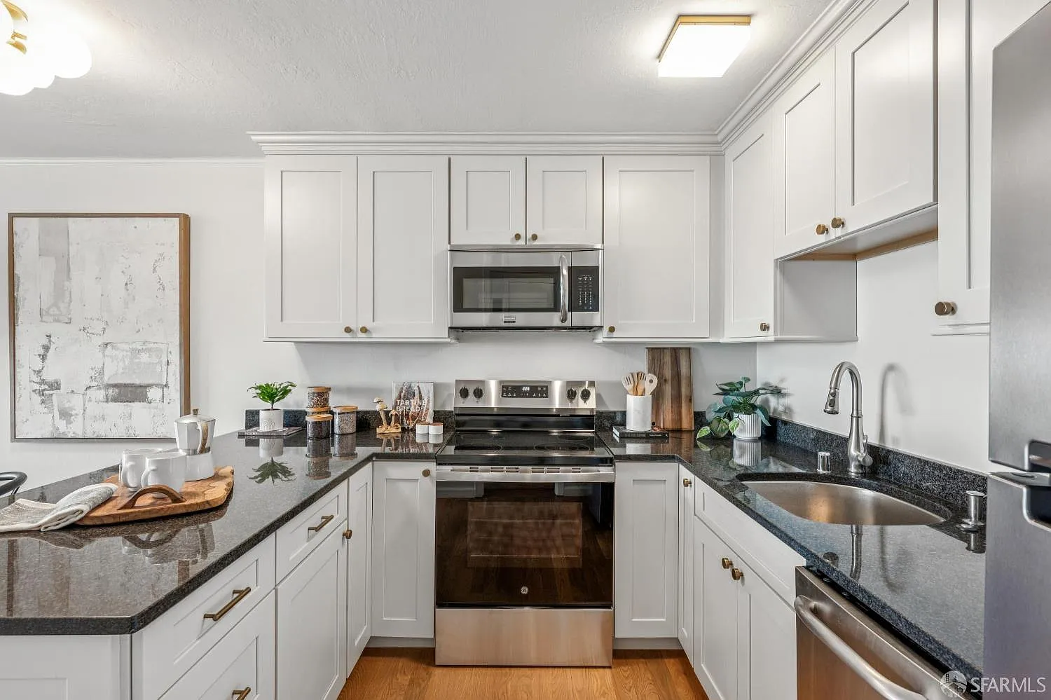 Cozy Coastal Condo for Rent – Great Location Near Ocean & Parks