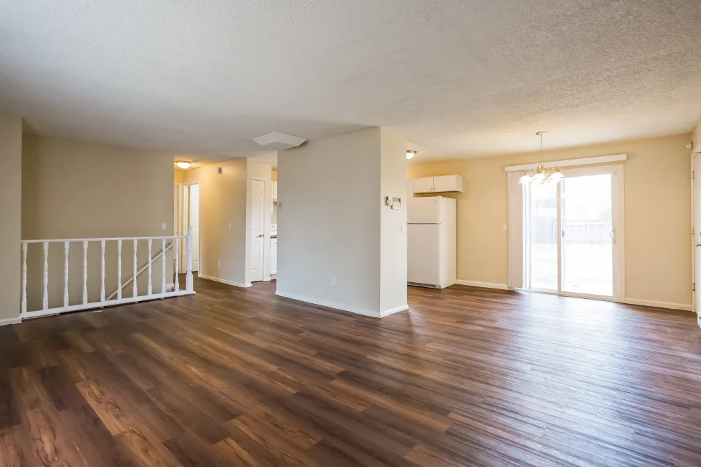 Comfortable Single Family Home in Aurora with Flexible Leasing Options