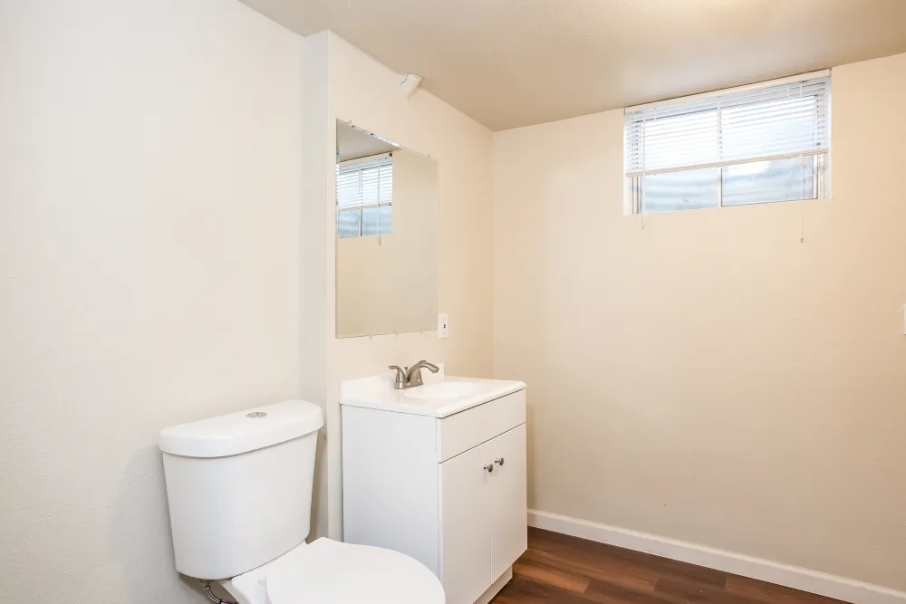 Comfortable Single Family Home in Aurora with Flexible Leasing Options