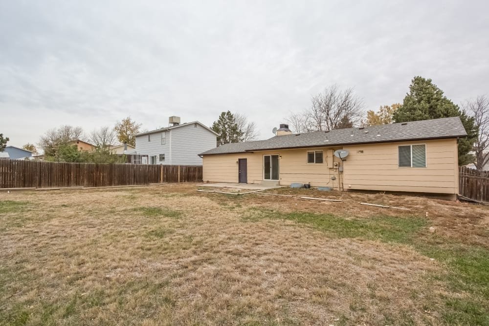 Comfortable Single Family Home in Aurora with Flexible Leasing Options