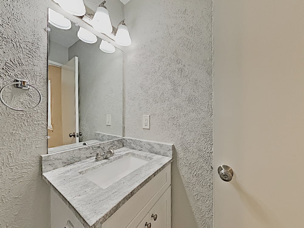 Spacious Single-Family Home in a Quiet Dallas Neighborhood