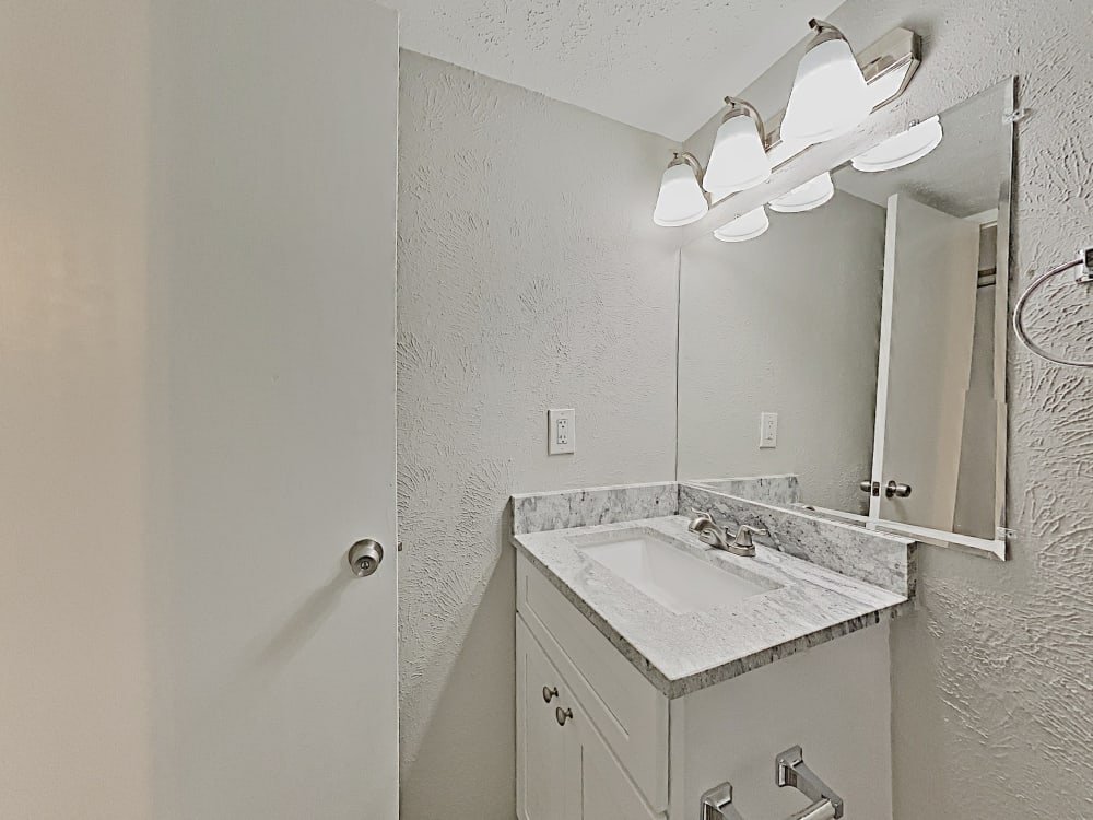 Spacious Single-Family Home in a Quiet Dallas Neighborhood