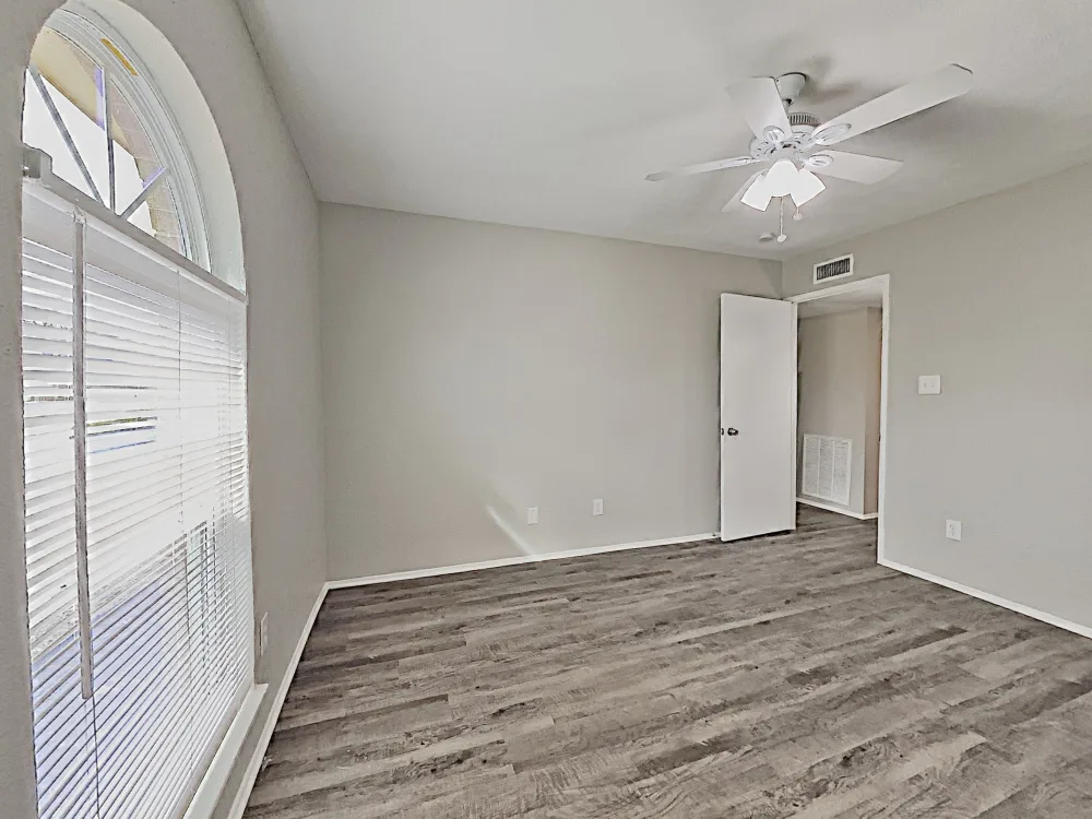 Spacious Single-Family Home in a Quiet Dallas Neighborhood