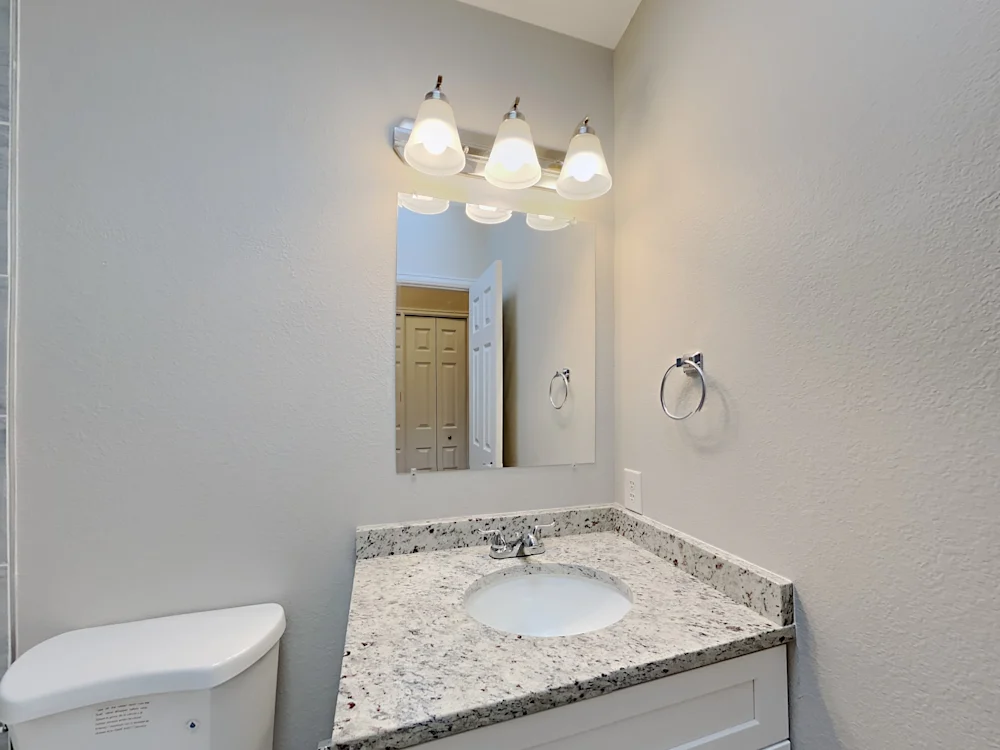 Spacious Single-Family Home in Quiet Neighborhood – Flexible Rental Opportunity