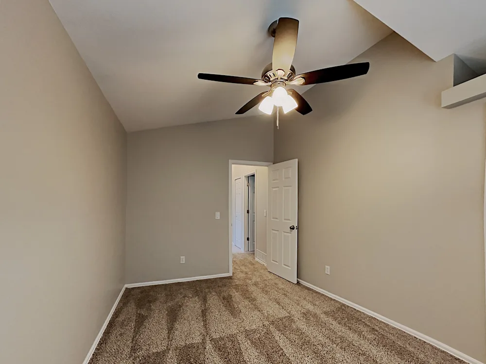 Spacious Single-Family Home in Quiet Neighborhood – Flexible Rental Opportunity