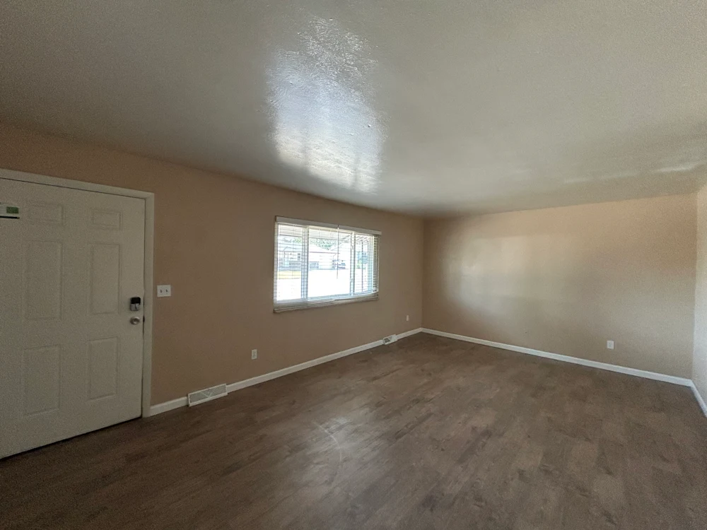 Spacious & Flexible Single-Family Home in Westminster – Great Location, Easy Living